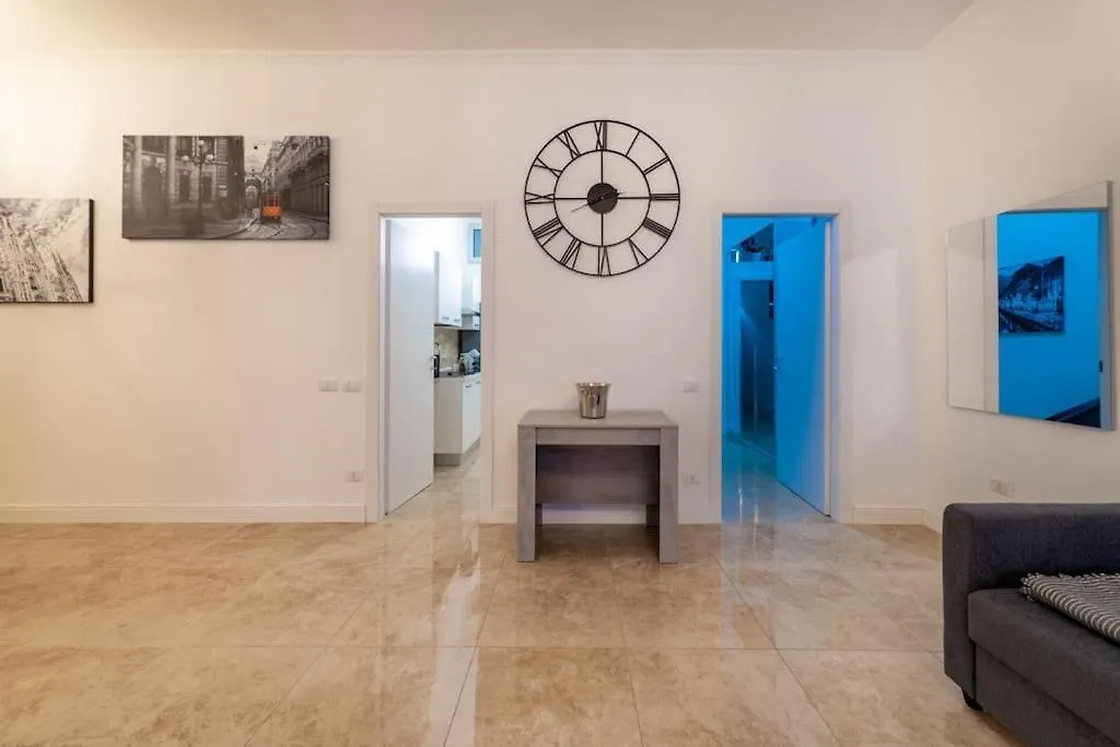 San Babila - Luxury Milanese Apartment